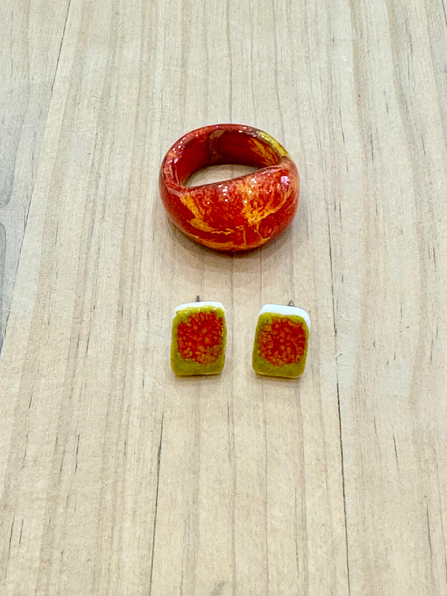 Set de pendientes y anillo, color algas marinas